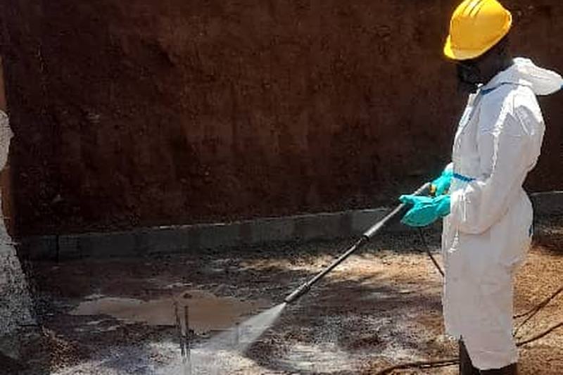 Traitement du sol sur un chantier avant coulage des fondations